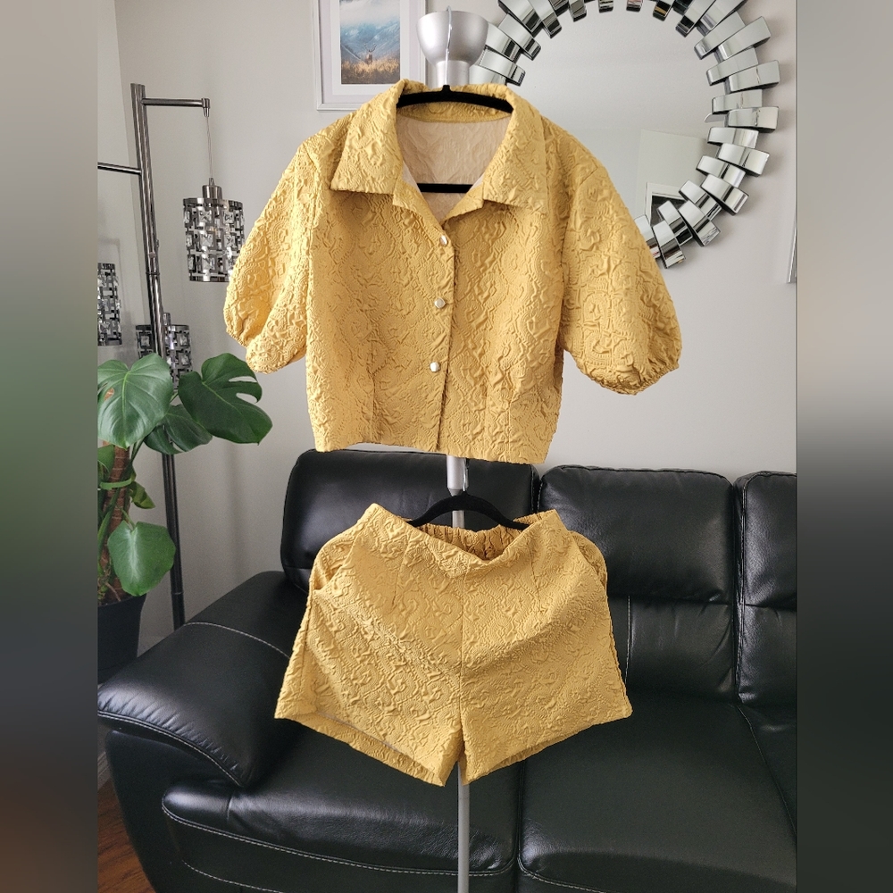 🌺2 for $10🌺 Yellow Gold Coords Shorts Set